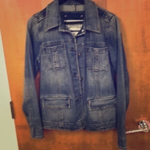 Denim jacket. Tommy Bahama